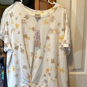 Como Vintage Floral Women's Top - Cream